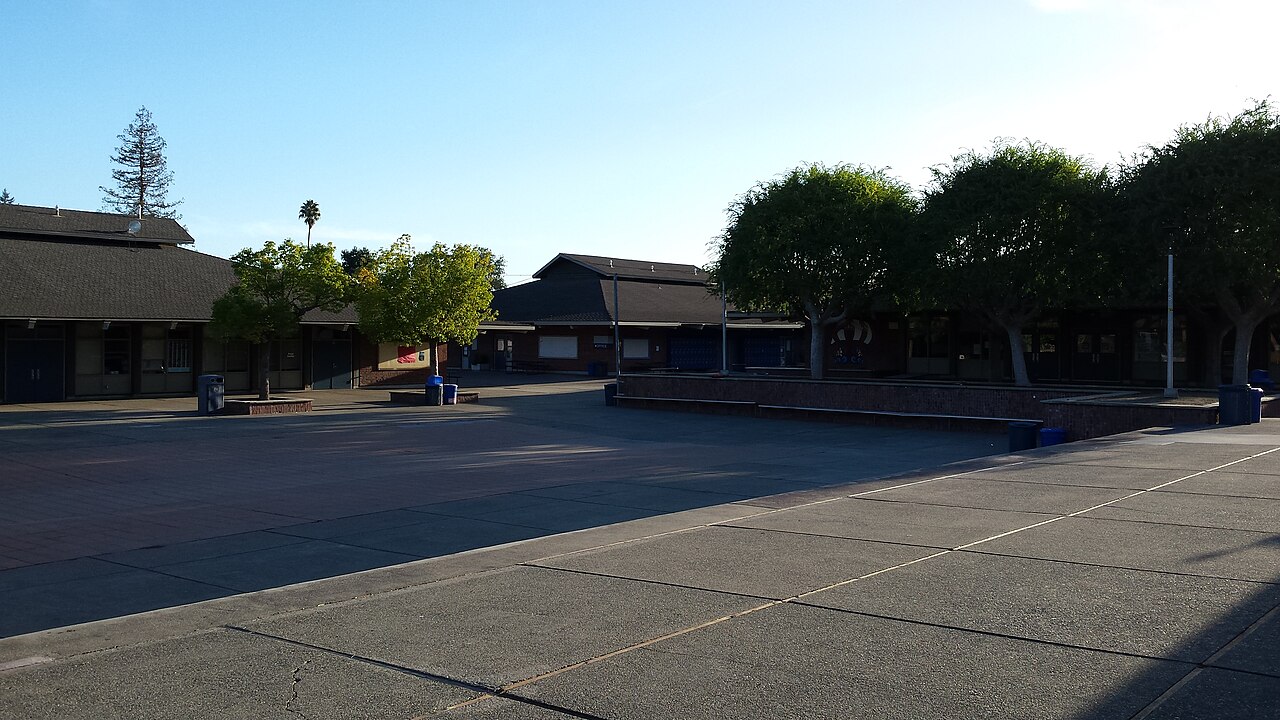 Lynbrook High School campus
