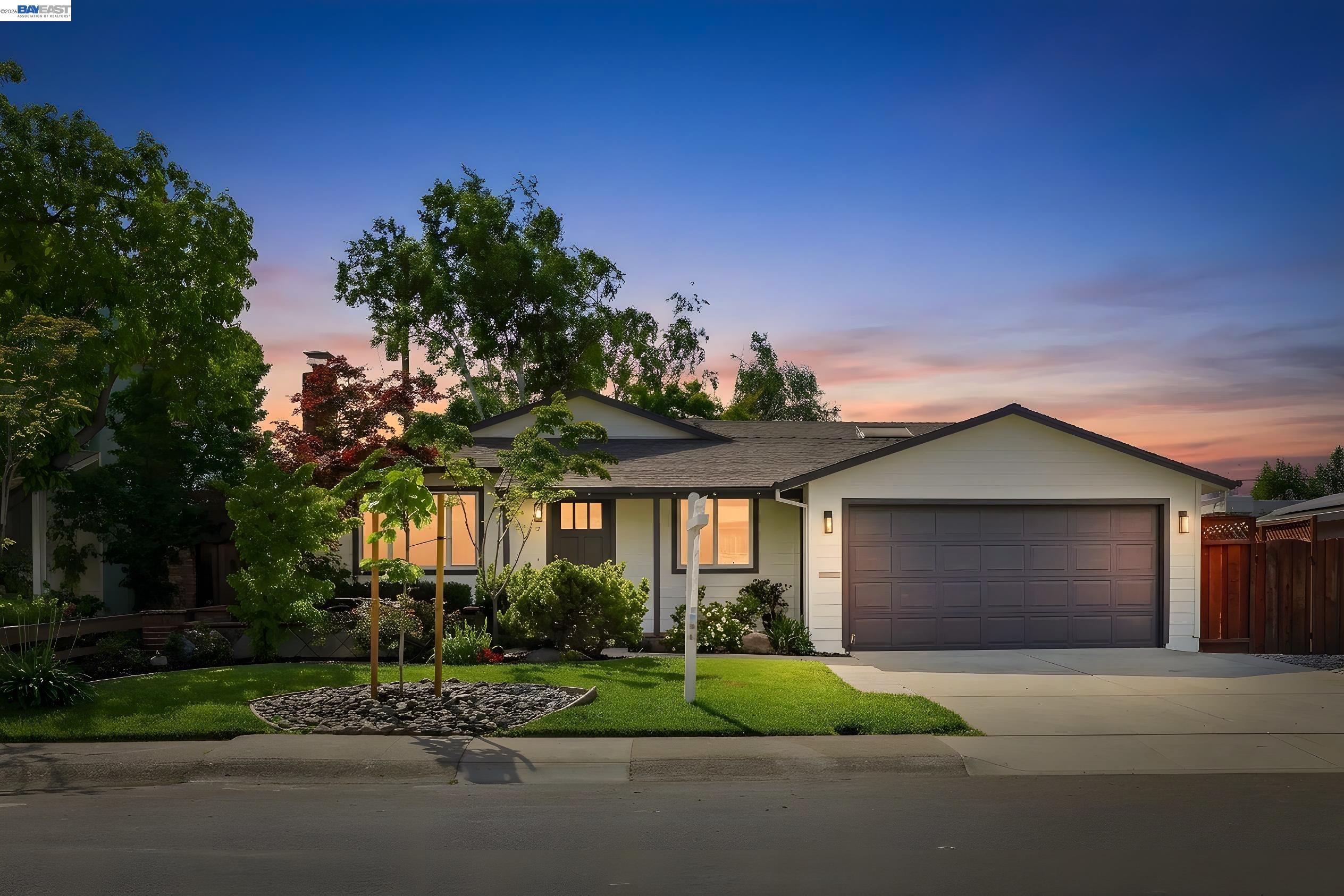 1023 Huntingdon Dr exterior